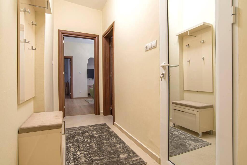 Elegant & Stylish 2 Bedroom Top Central Apartment Szófia Kültér fotó